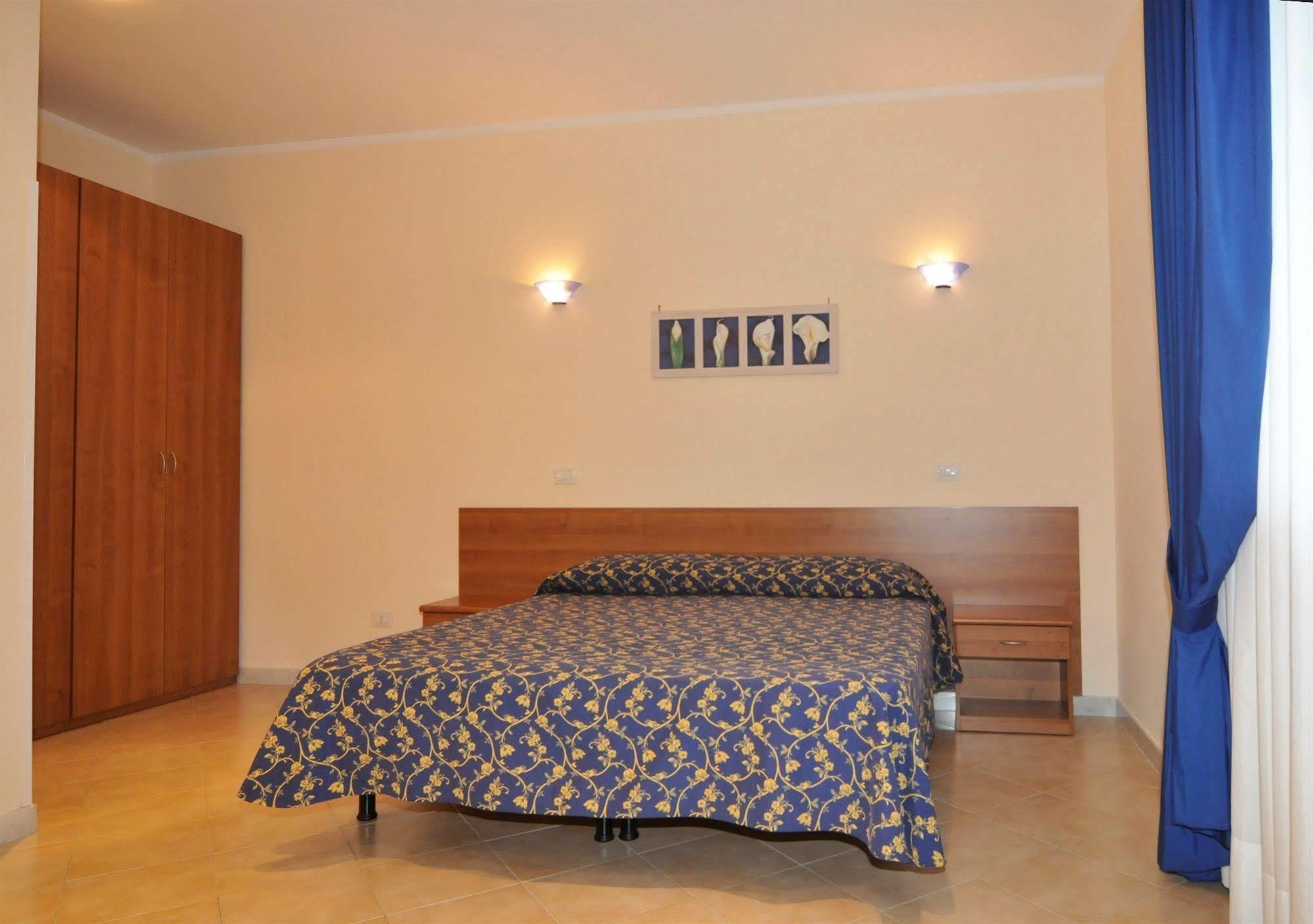 Casa Vacanze Isophylla Aparthotel Finale Ligure Exterior photo